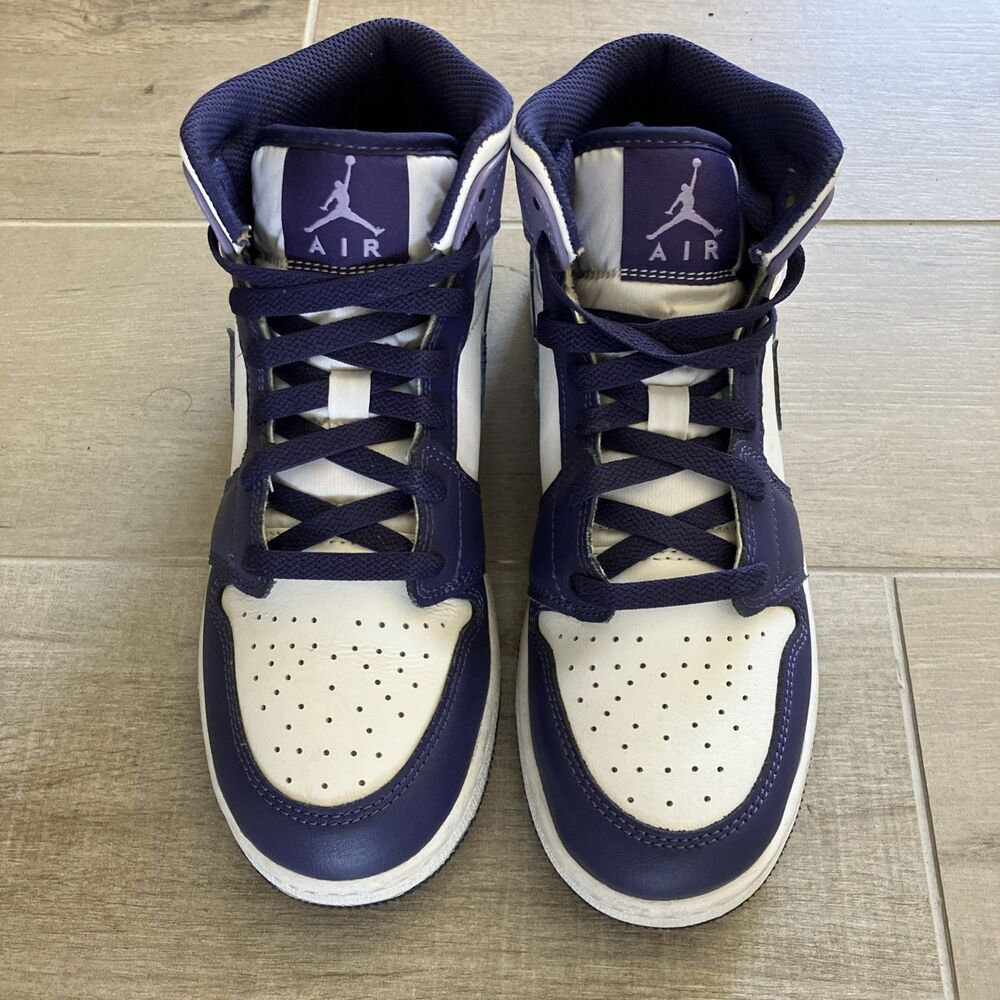 Nike Air Jordan 1 Sneakers White Sky J Purple DQ8423-515 Youth Size 6